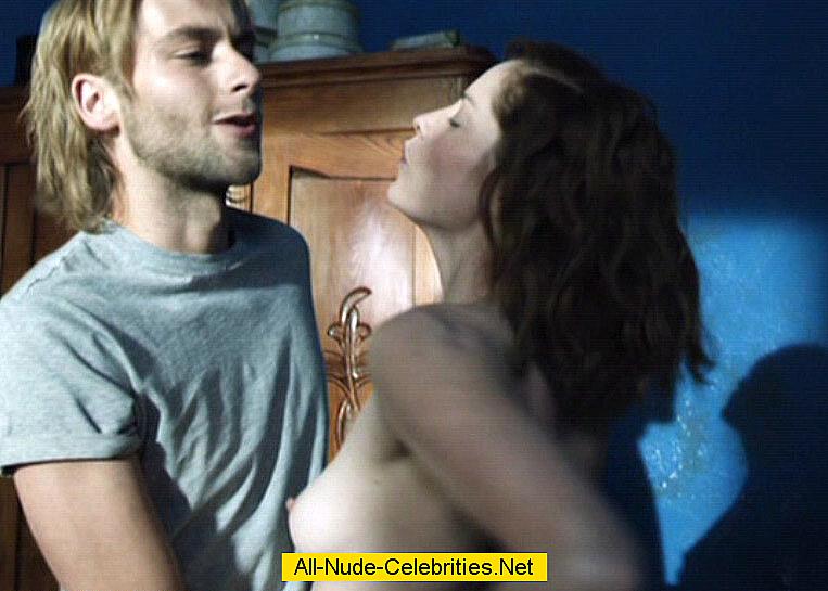 dale covington add sienna guillory nude photo