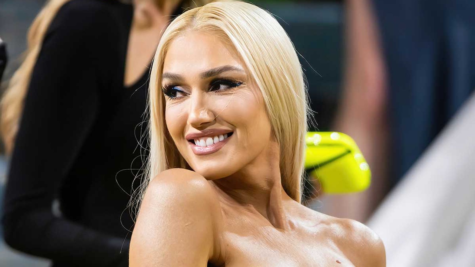 deanna c add gwen singer naked photo