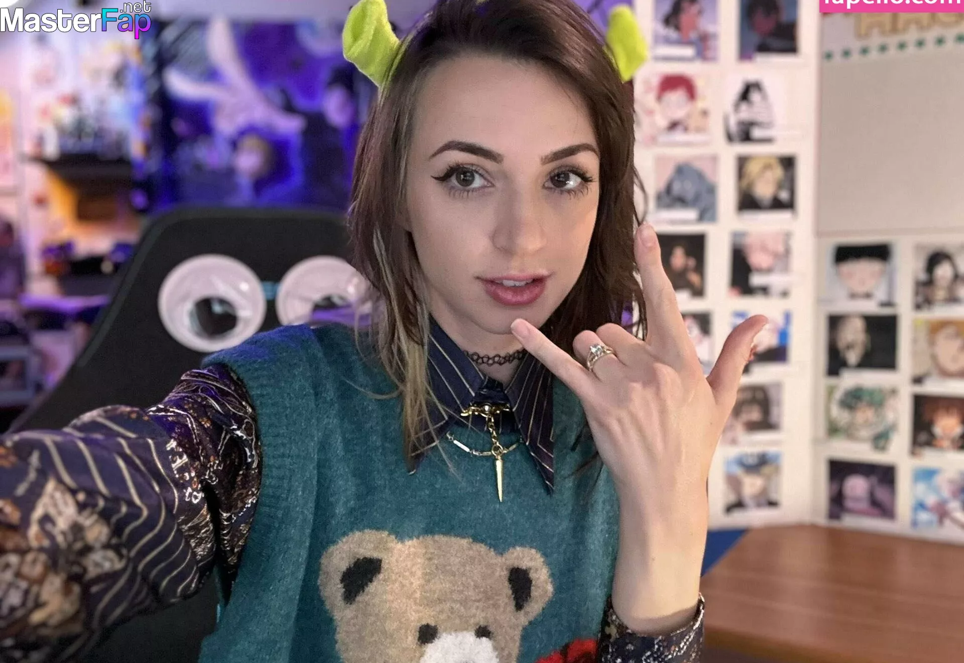 caitlin coombe add gibi asmr naked photo