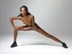 david w howe add taylor russell naked photo