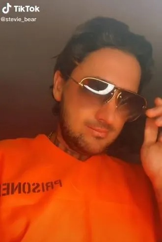 camilo roy add Karely ruiz santa fe klan video photo
