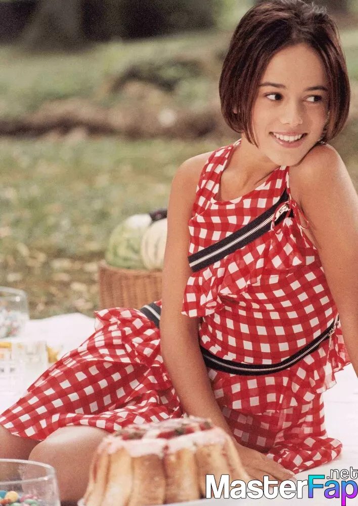 ashley quiroga add alizee nude photo