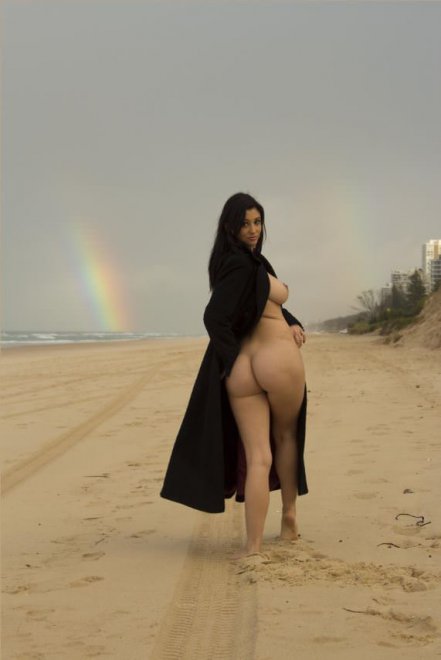 Irani Nude Model made in canarias underwear emo