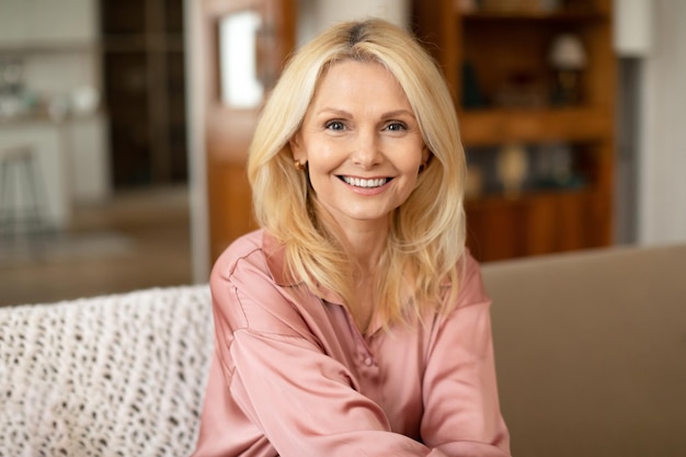 brenda higuera add blonde mature photo