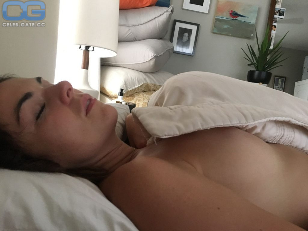 delia tumbaga add serinda swan naked pics photo