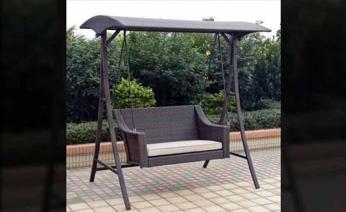 claudia hoang add swingers outdoor photo