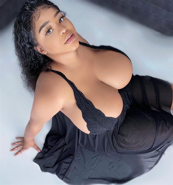 adela bautista add Emily big ass photo