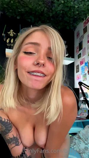 dante borrelli recommends peachtot onlyfans dianne lavender add Lesbians asslicking videos photo