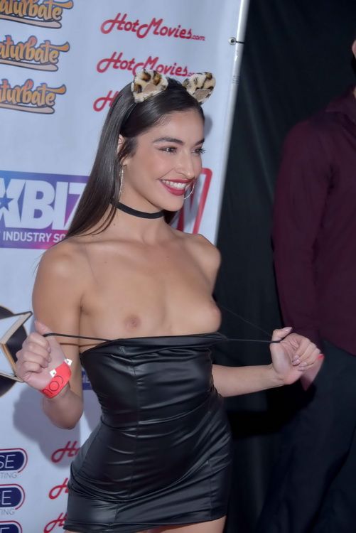chris rundles add emily willis halloween image