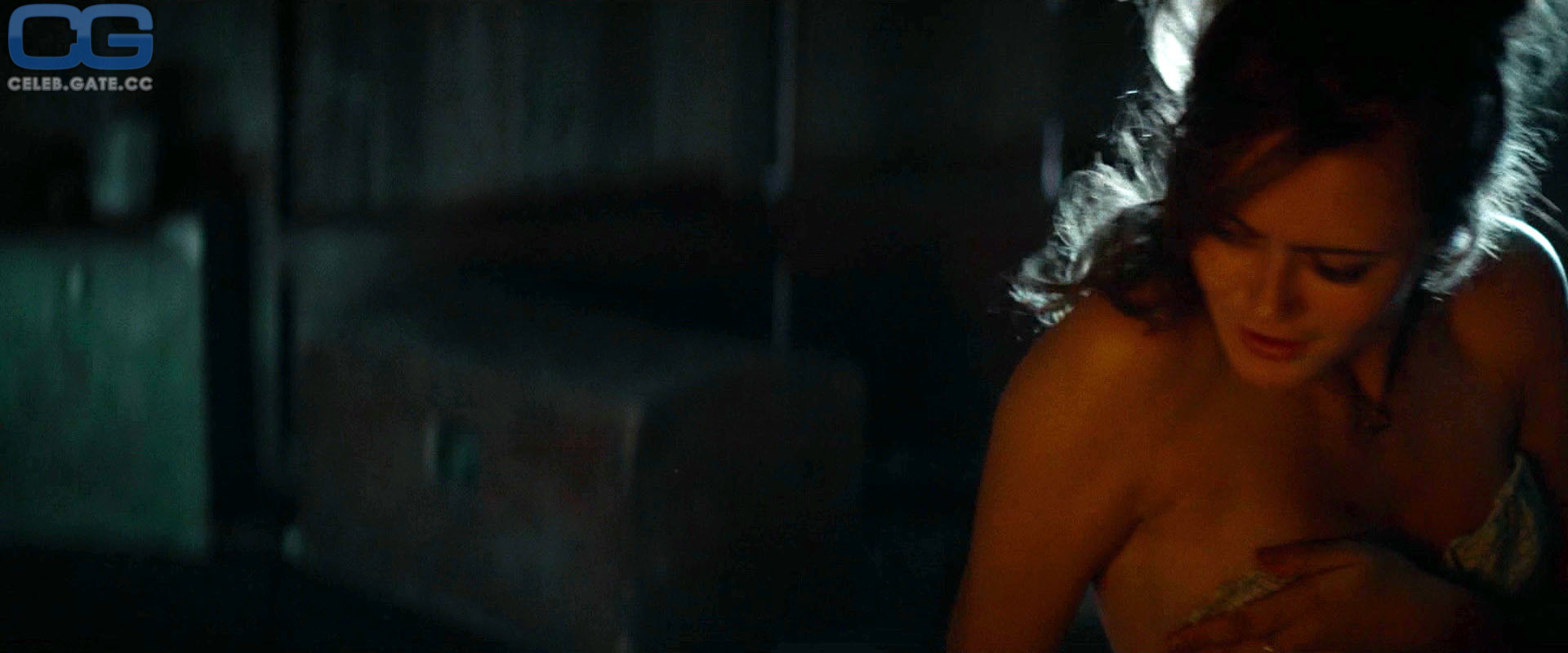 courtney gard add ella purnell naked photo