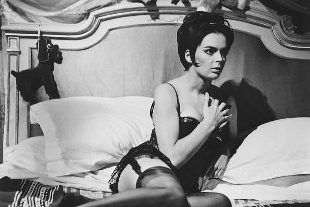 carlos santos morales add barbara steele nude photo