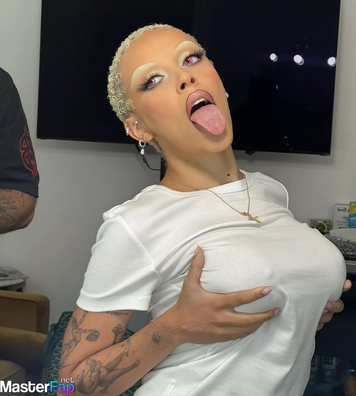 alwyn wong add doja cat fap image