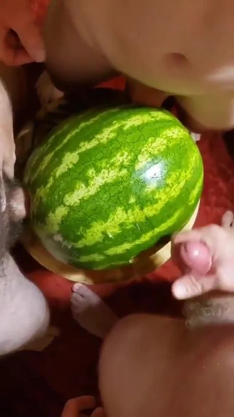 aaron phillipson add guy fucks fruit image