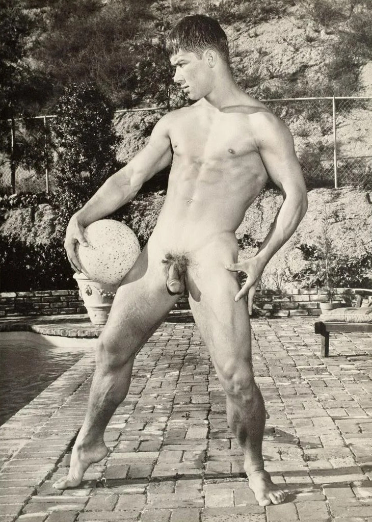 dominic farr add nude athletic image