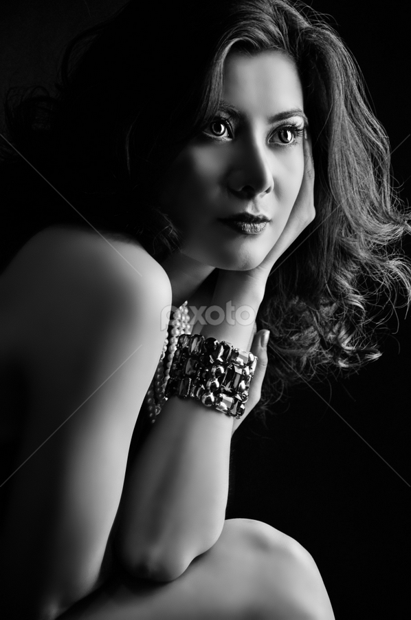 corrina holmes add renee summers photo