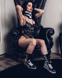 aleeya fatima add wwe paige sexy photo